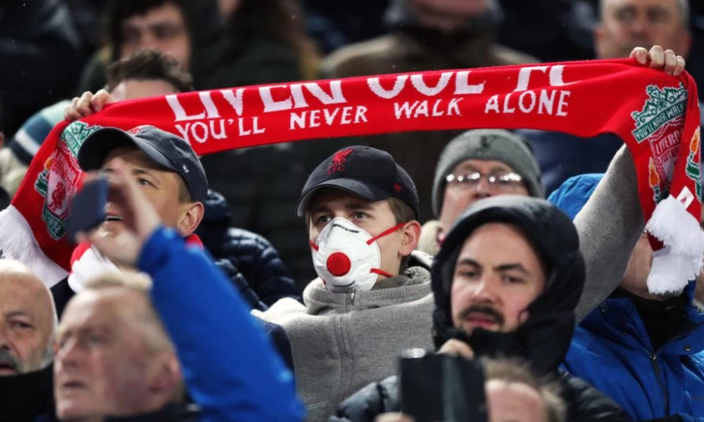 Απίστευτη φωτογραφία: Φιλάθλοι φοράνε μάσκες στην πανδημία του 1918